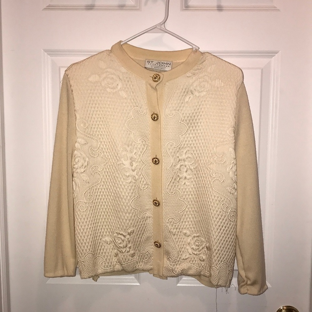 St John’s Sportswear lightweight fabric jacket.